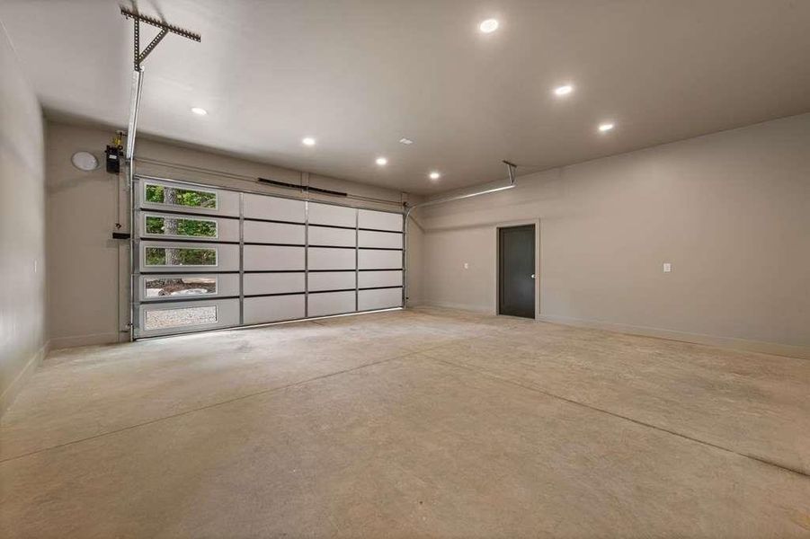 Spacious, unfurnished interior of a new home in , Mineral Bluff (Image 28).
