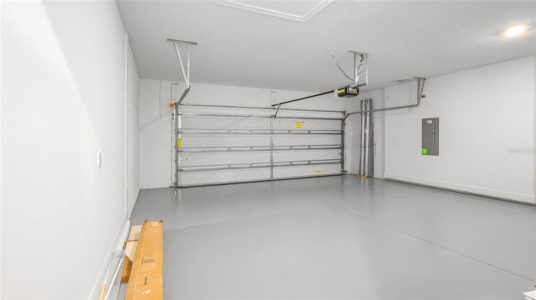 Spacious, unfurnished interior of a new home in Woodland Preserve, Parrish (Image 26).