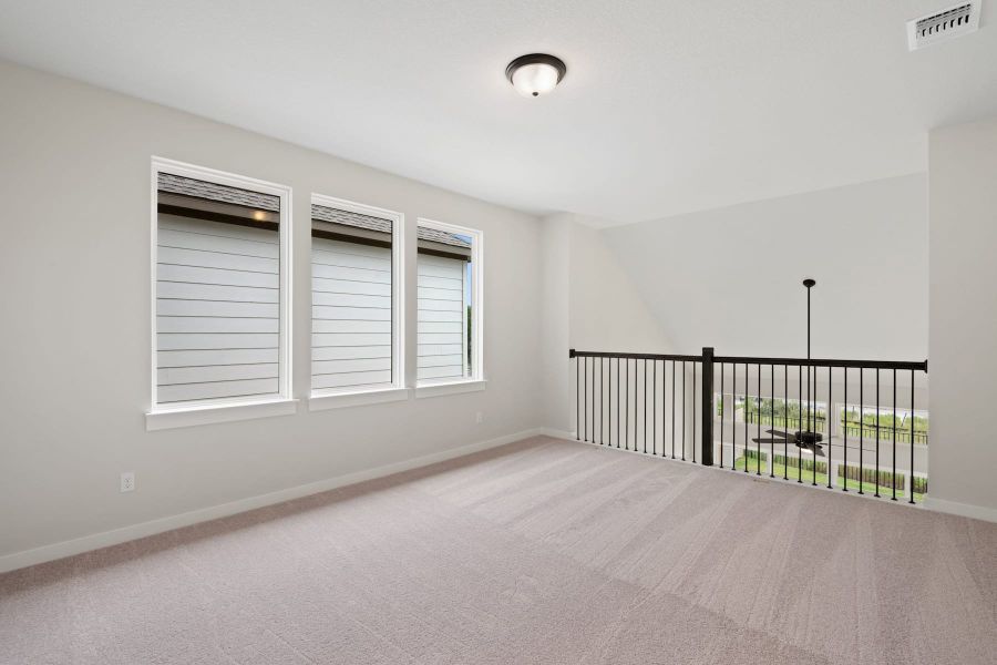 Spacious, unfurnished interior of a new home in Lariat, Liberty Hill (Image 39).