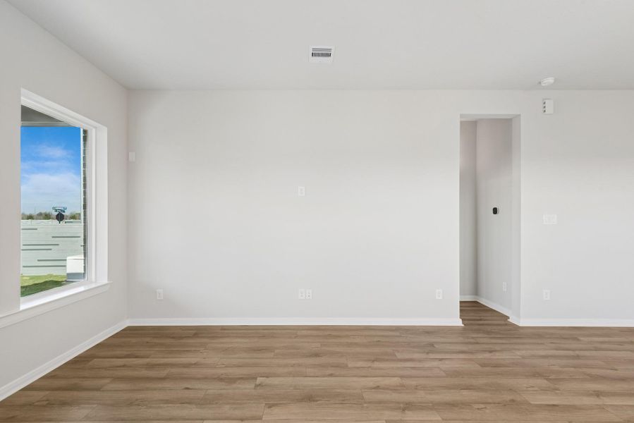 Spacious, unfurnished interior of a new home in Jubilee, Hockley (Image 38).