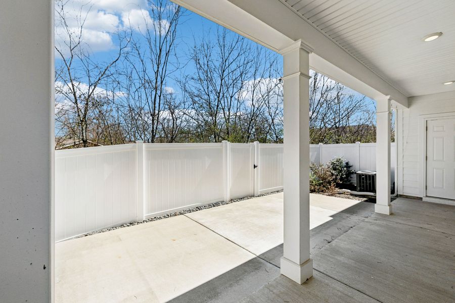 Spacious, unfurnished interior of a new home in Jackson Towne, Murfreesboro (Image 27).