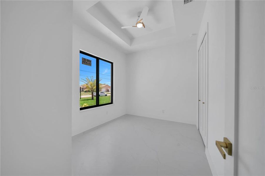 Spacious, unfurnished interior of a new home in , Cape Coral (Image 45).