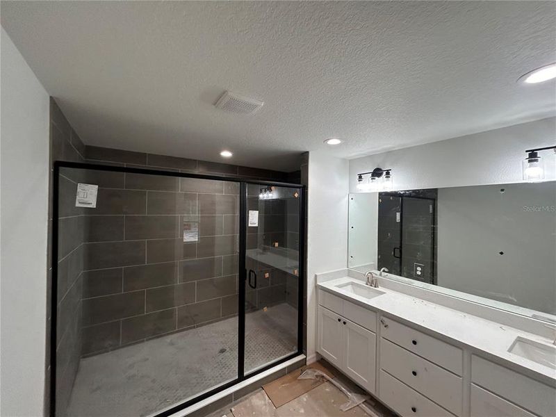 Furnished interior view inside a new home in , Dunnellon (Image 5).