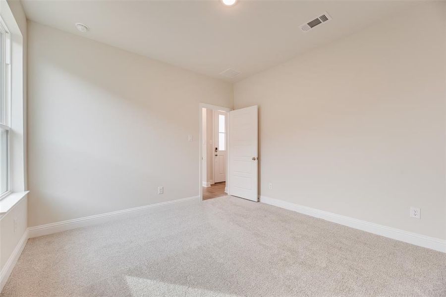 Spacious, unfurnished interior of a new home in Creekside of Crowley, Crowley (Image 15).