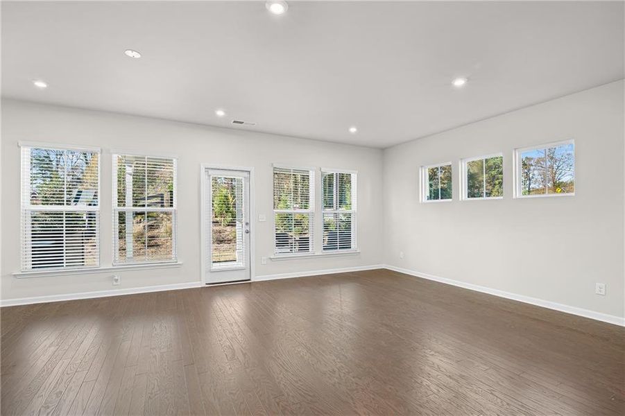 Spacious, unfurnished interior of a new home in Adler Springs, Powder Springs (Image 6). Spacious, unfurnished interior of a new home in Adler Springs, Powder Springs (Image 6).