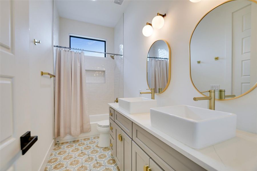 Furnished interior view inside a new home in , Austin (Image 30).