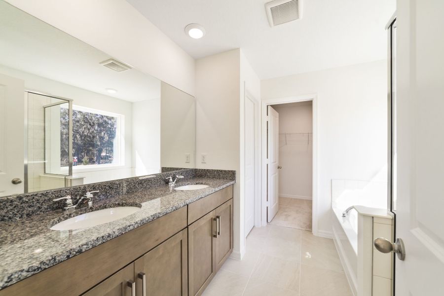 Furnished interior view inside a new home in Aulin Square, Oviedo (Image 10).