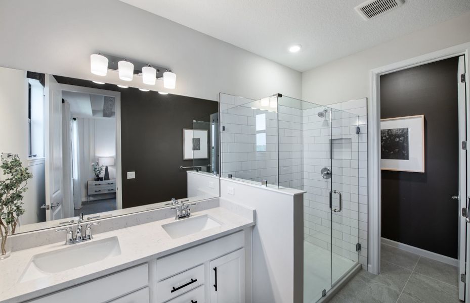 Furnished interior view inside a new home in Everton, Lantana (Image 3).