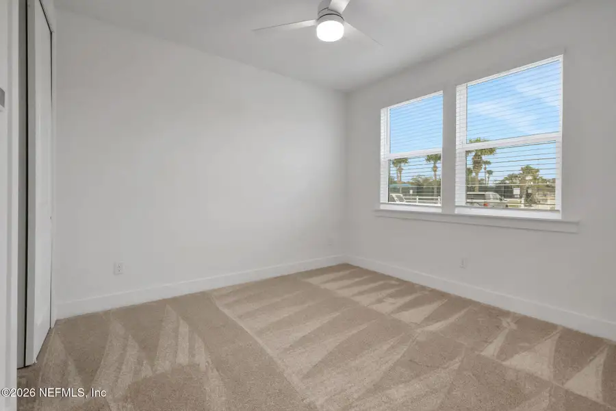 Spacious, unfurnished interior of a new home in , Jacksonville Beach (Image 38).