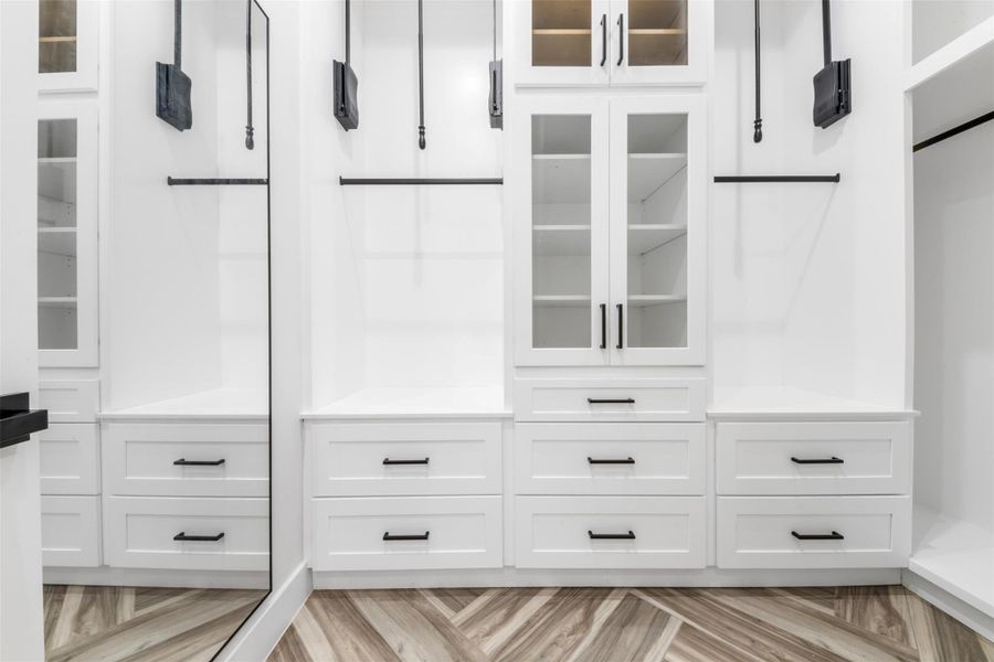 Furnished interior view inside a new home in , Baytown (Image 16).