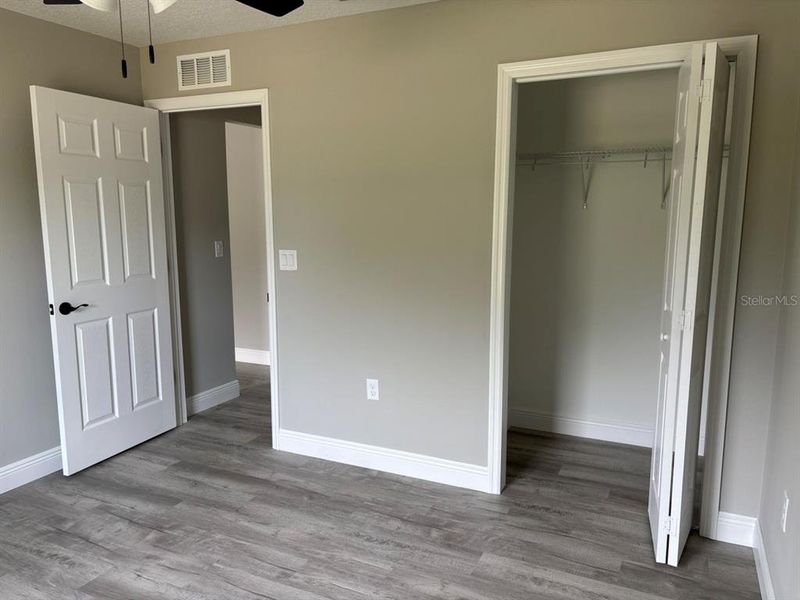 Spacious, unfurnished interior of a new home in , Dunnellon (Image 23).