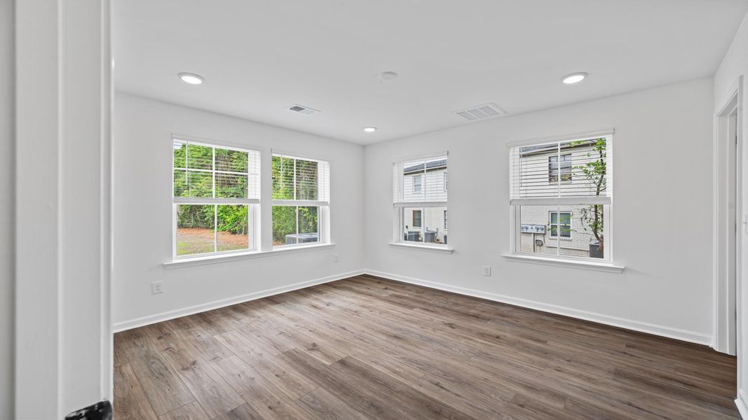 Spacious, unfurnished interior of a new home in , North Charleston (Image 18).
