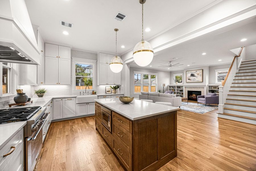 Stunning magazine worthy kitchen. Stunning magazine worthy kitchen.