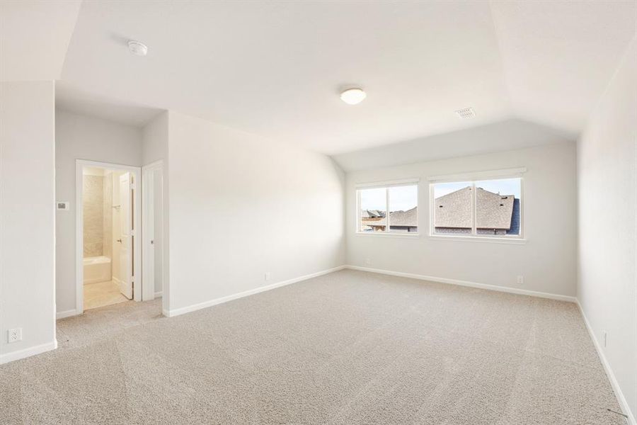 Spacious, unfurnished interior of a new home in Georgetown at Kings Fort, Kaufman (Image 38).