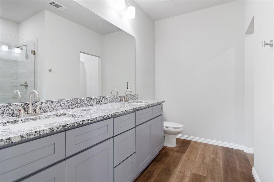 Furnished interior view inside a new home in , Fort Worth (Image 5).