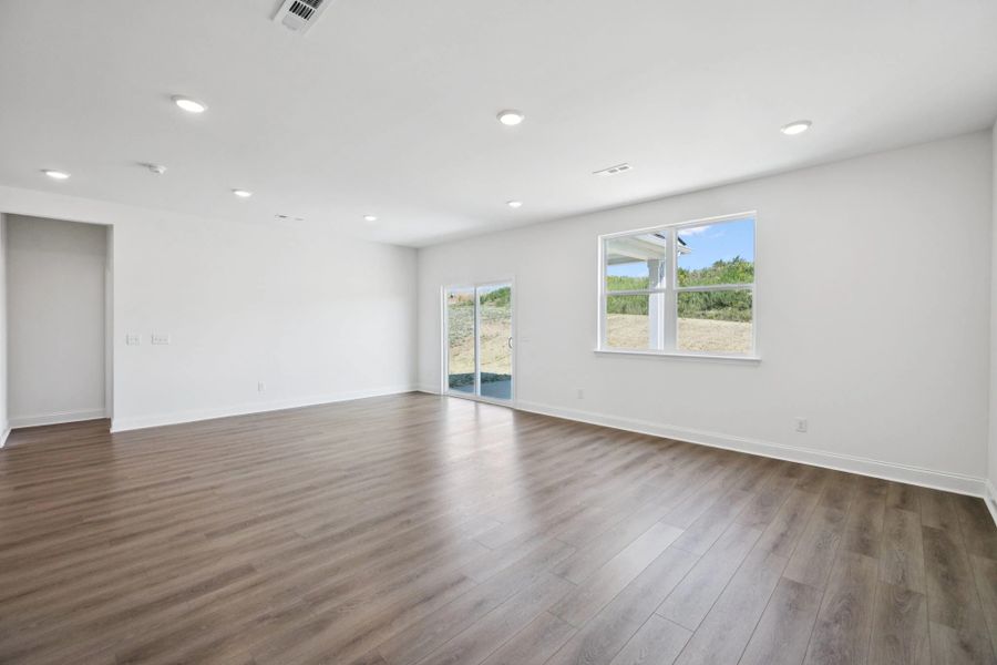 Spacious, unfurnished interior of a new home in Willow Landing, Mount Juliet (Image 17).