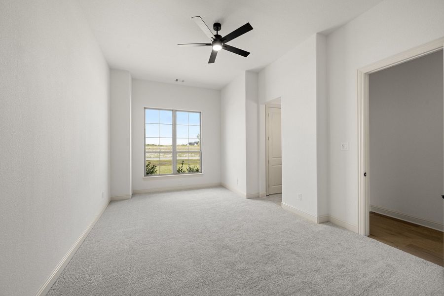 Spacious, unfurnished interior of a new home in Levante - 1 Acre Lots, Waxahachie (Image 30).