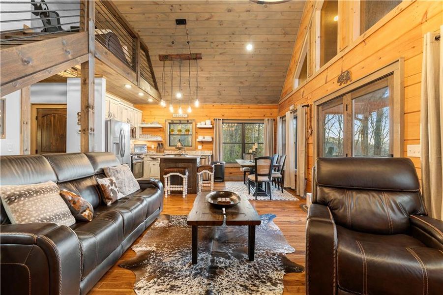 Community amenities in , Cherry Log (Image 48).