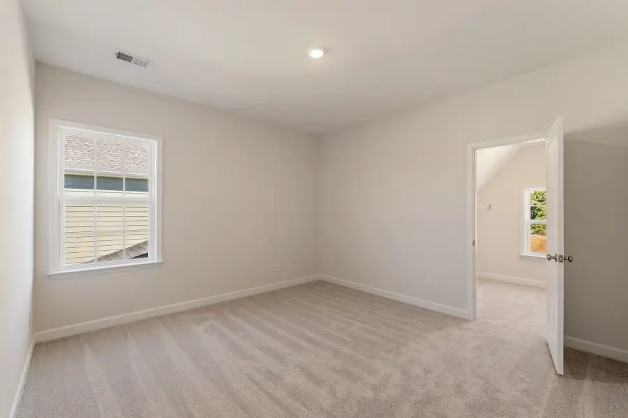 Spacious, unfurnished interior of a new home in Ridgecrest at Midway, Anderson (Image 29).