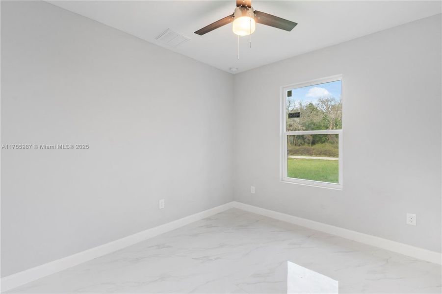 Spacious, unfurnished interior of a new home in , Lehigh Acres (Image 12).