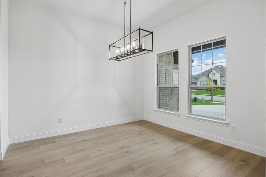 Spacious, unfurnished interior of a new home in Country Lakes, Denton (Image 14).