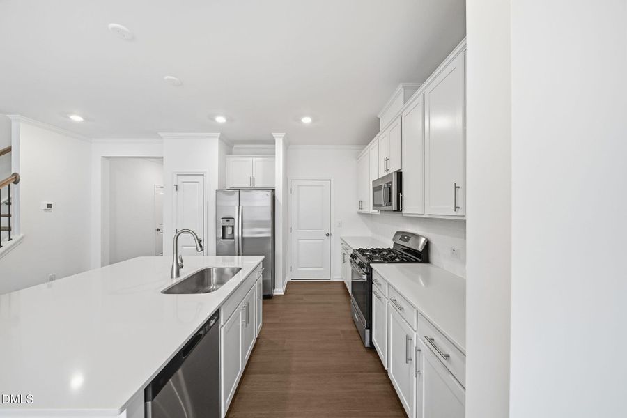 SUN_Everlee_Pic_CarsonII_QMI_258_Kitchen