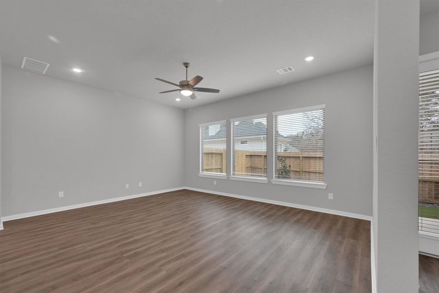 Spacious, unfurnished interior of a new home in Summer Place  35', Montgomery (Image 39).