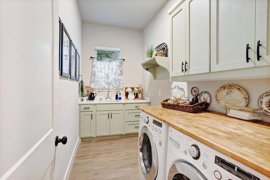 Furnished interior view inside a new home in , Sherman (Image 34). Furnished interior view inside a new home in , Sherman (Image 34).