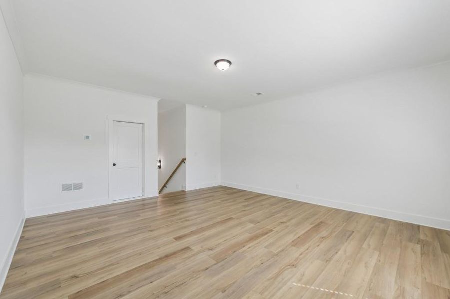 Spacious, unfurnished interior of a new home in Magnolia Ridge, Monroe (Image 42).