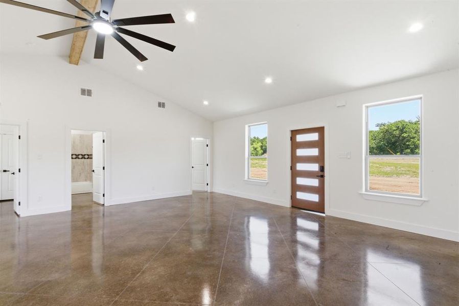 Spacious, unfurnished interior of a new home in , Whitt (Image 28).