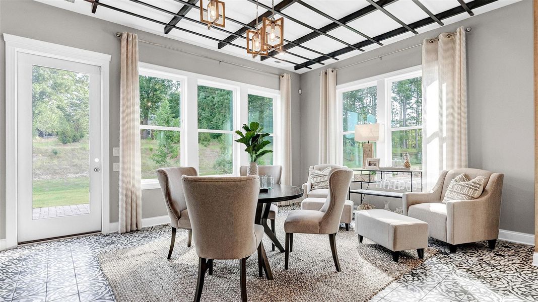 Model photo used for reference