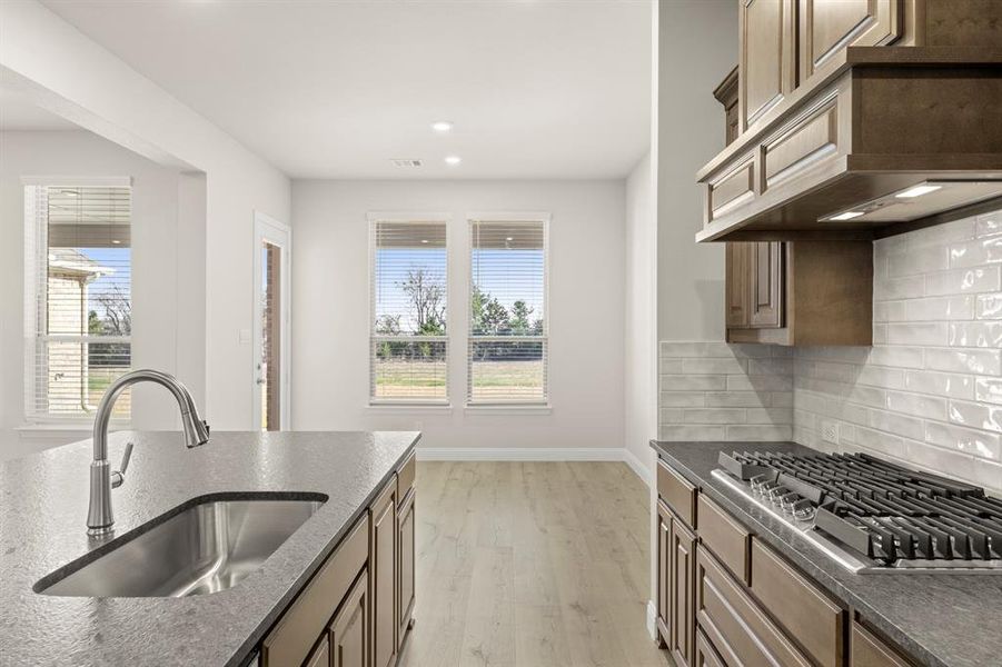 15. 532 Birthright - Kitchen (3)