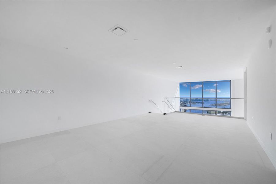 Spacious, unfurnished interior of a new home in , Miami (Image 23).