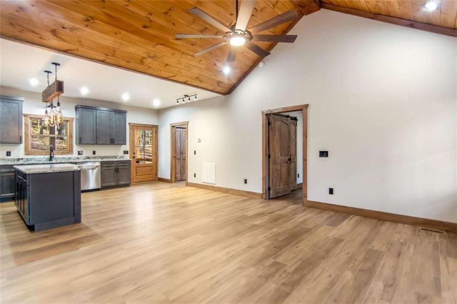 Spacious, unfurnished interior of a new home in , Ellijay (Image 22).