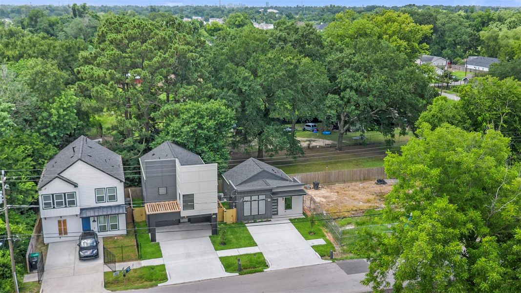 Front exterior of a new home in , Houston, TX, highlighting curb appeal (Image 2). Front exterior of a new home in , Houston, TX, highlighting curb appeal (Image 2).
