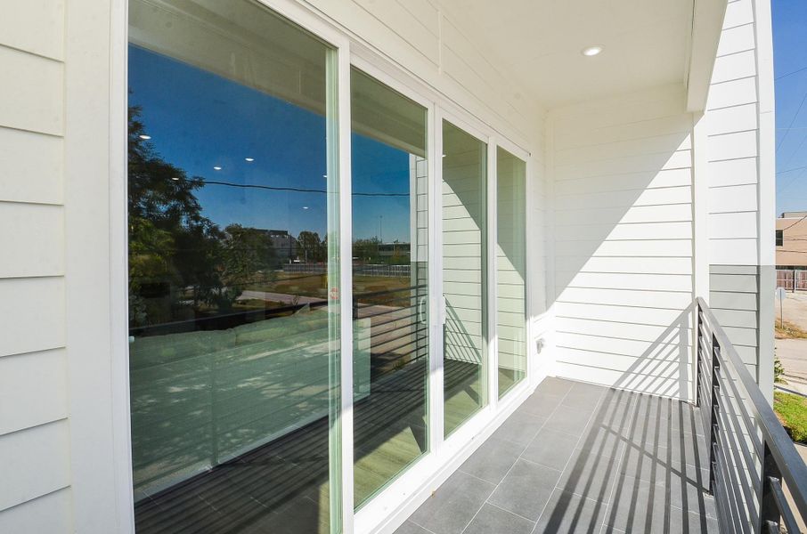 Balcony (Sample photo from similar floor plan built by the builder)