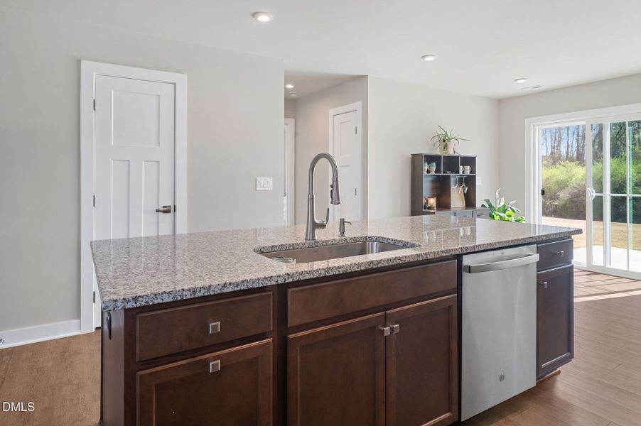 173 S Breeze Wy--Fuquay-Varina, NC 27526