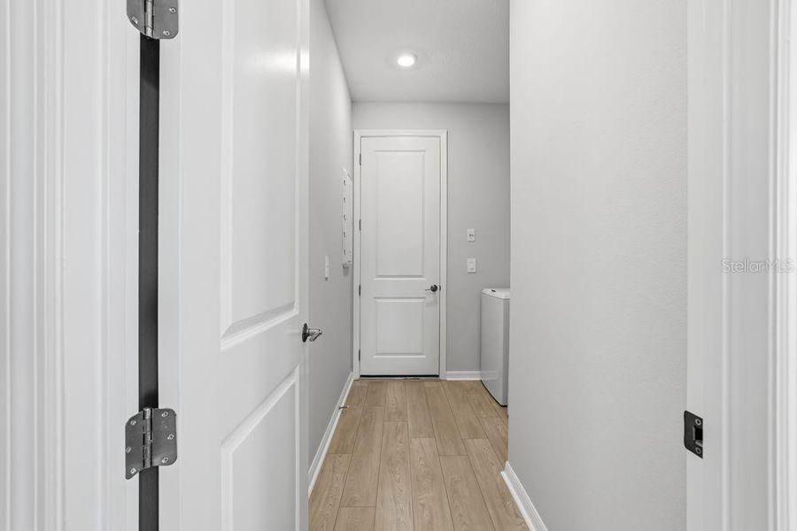 Spacious, unfurnished interior of a new home in Indigo Creek, Apollo Beach (Image 8). Spacious, unfurnished interior of a new home in Indigo Creek, Apollo Beach (Image 8).