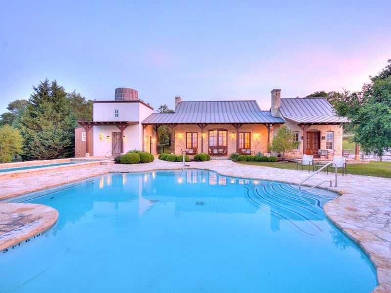 Community amenities in , Johnson City (Image 16).