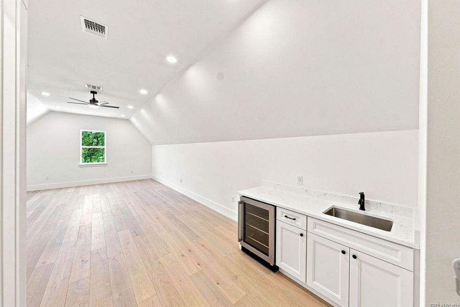 Spacious, unfurnished interior of a new home in , Boerne (Image 24).