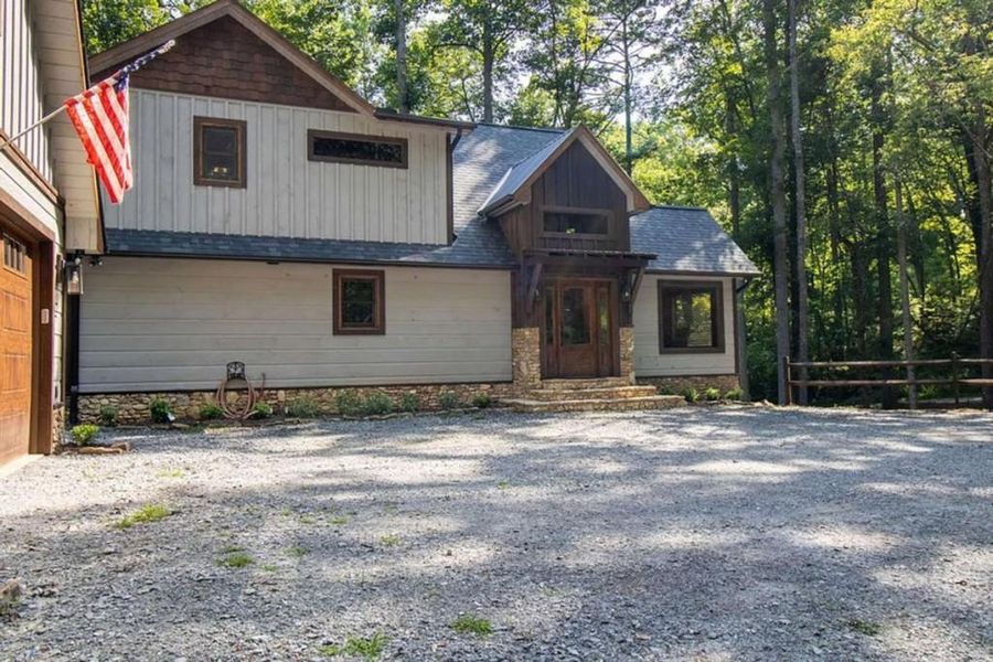 Image 53 of a home in .