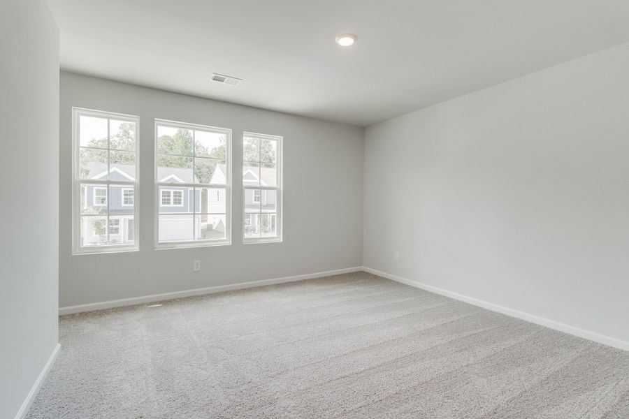 Spacious, unfurnished interior of a new home in Killians Crossing, Blythewood (Image 34).