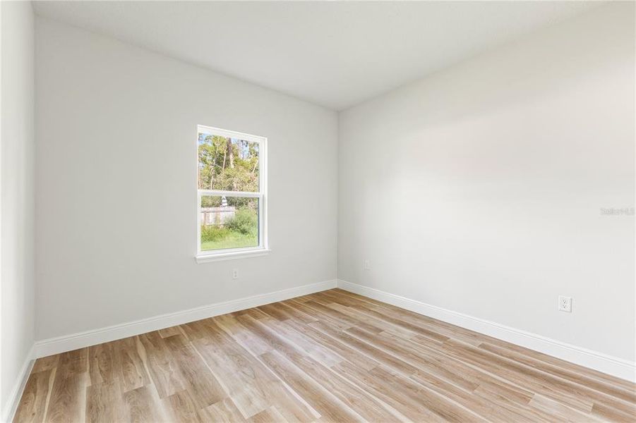 Spacious, unfurnished interior of a new home in , Ocala (Image 31).