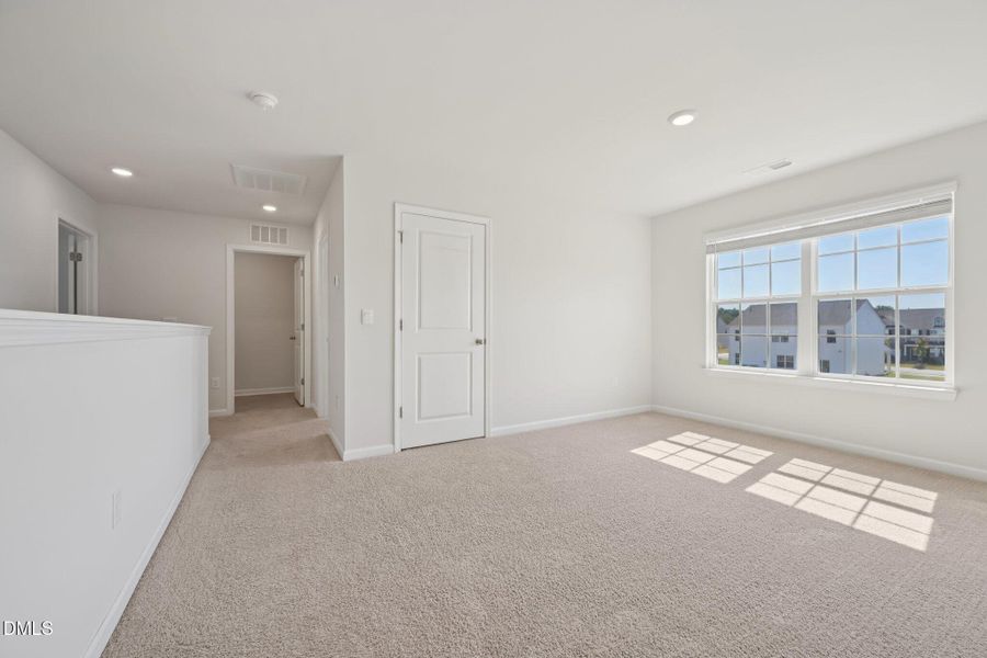 Loft area Blue Aspen Dr-S2009-028