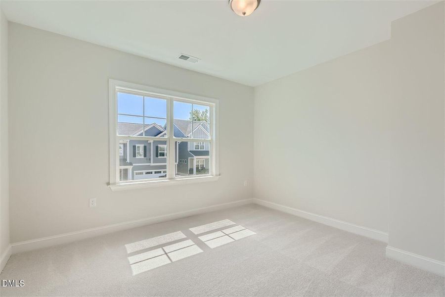 SUN_DevonSquare_Pic_Waterbury_Bed1_3of3