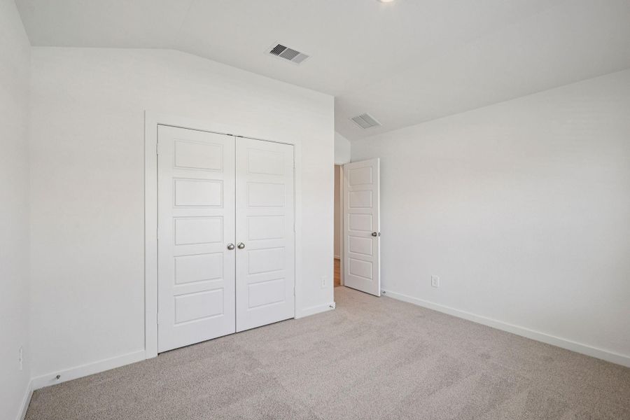 Spacious, unfurnished interior of a new home in Southwinds, Baytown (Image 25). Spacious, unfurnished interior of a new home in Southwinds, Baytown (Image 25).