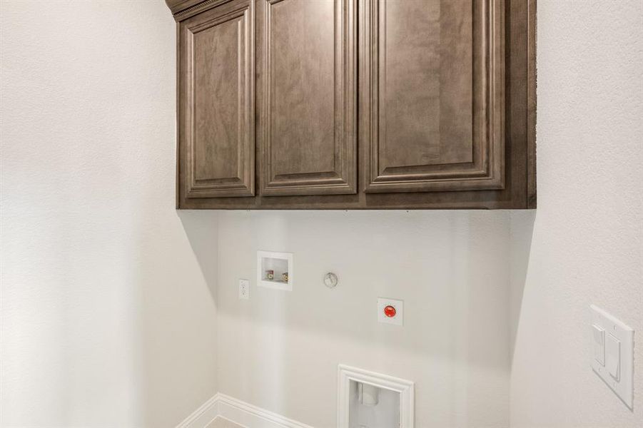 Furnished interior view inside a new home in Mockingbird Hills 60-65, Joshua (Image 16). Furnished interior view inside a new home in Mockingbird Hills 60-65, Joshua (Image 16).