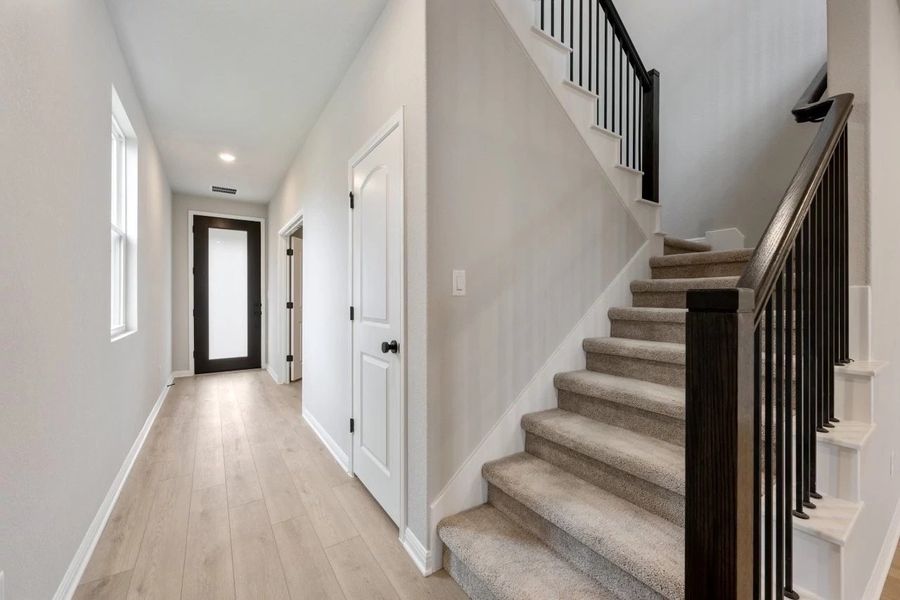 Spacious, unfurnished interior of a new home in Berry Creek Highlands, Georgetown (Image 39).