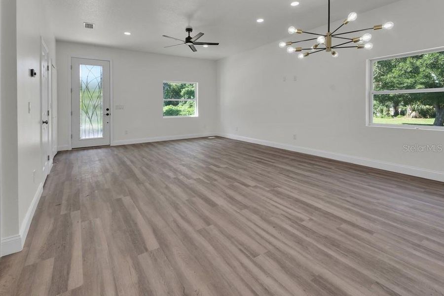 Spacious, unfurnished interior of a new home in , Daytona Beach (Image 25).