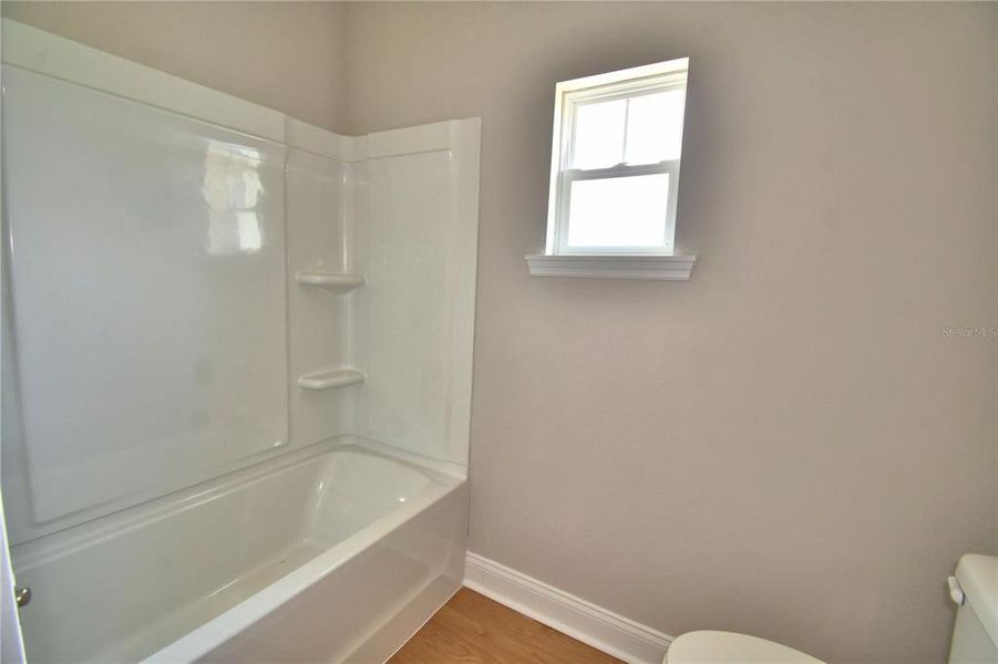 Spacious, unfurnished interior of a new home in , Winter Haven (Image 40).